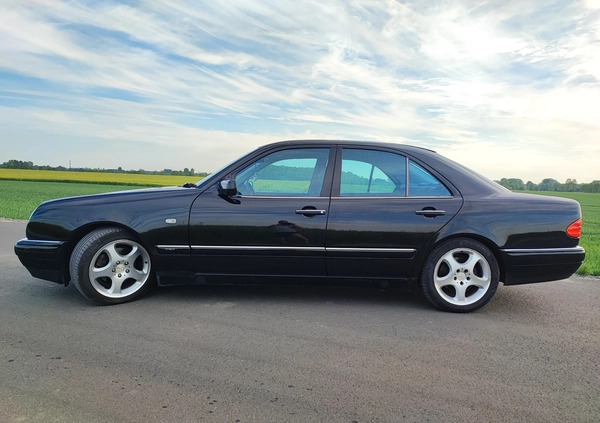 Mercedes-Benz Klasa E cena 23999 przebieg: 308147, rok produkcji 1999 z Ozorków małe 379